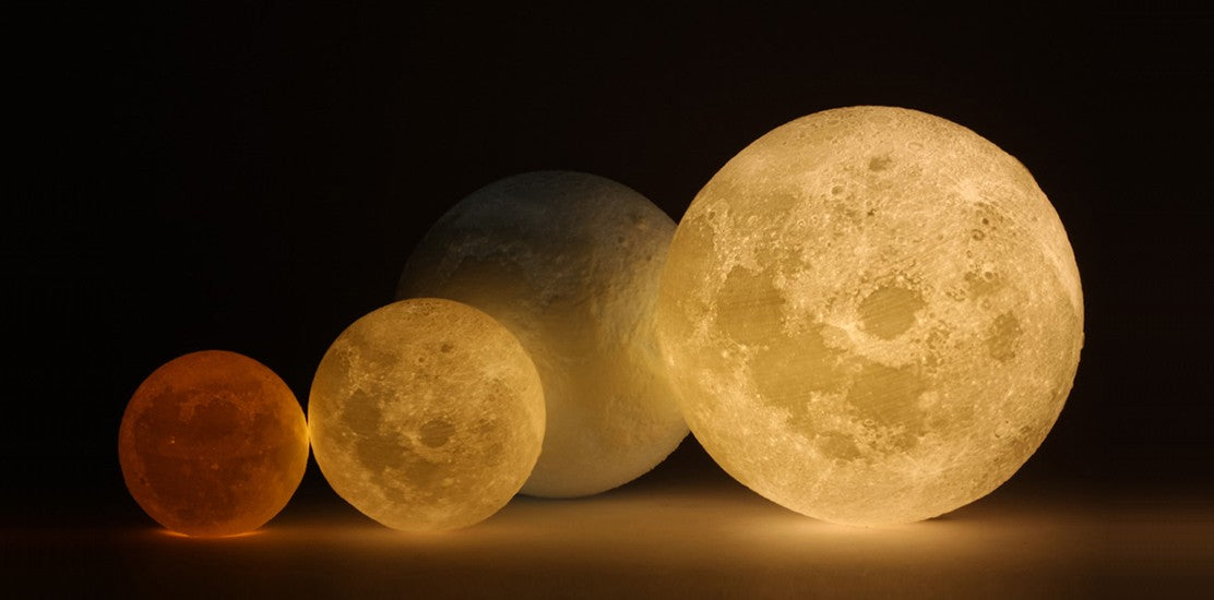 3 Reasons Why You Need This Enthralling Moon Lamp